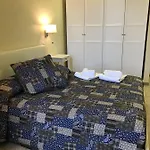 Serventi Longhi Hotel