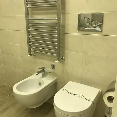 Serventi Longhi Hotel