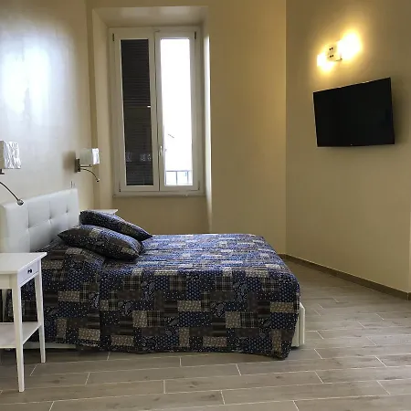 Serventi Longhi Hotel