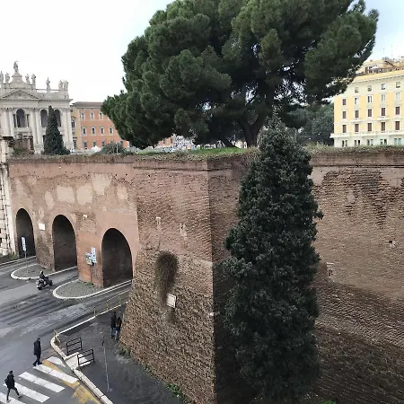Serventi Longhi Guest house Rome
